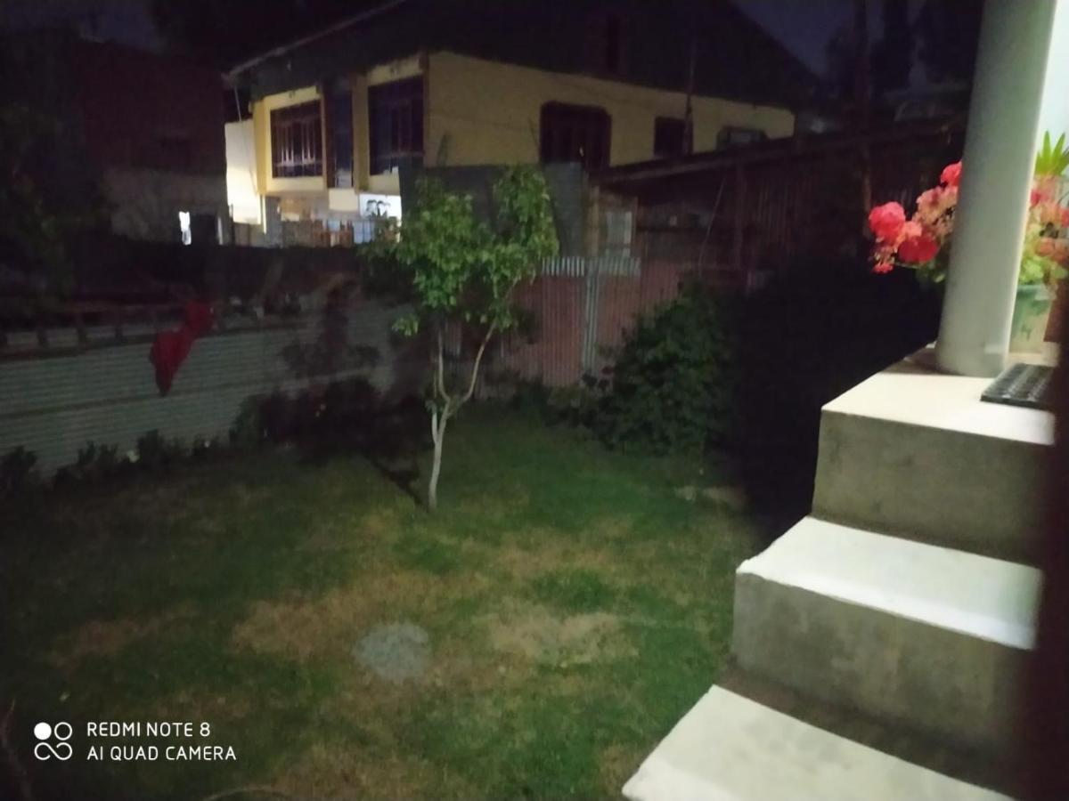 Nice One Palace Σριναγκάρ Εξωτερικό φωτογραφία